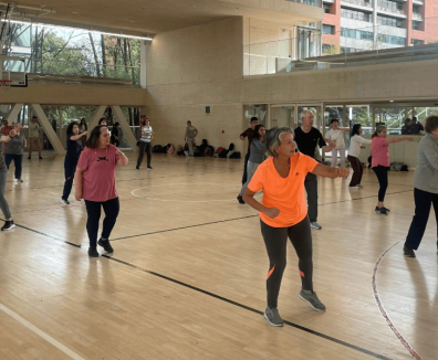 Personas haciendo ejercicio.