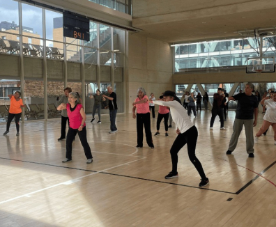 Personas haciendo ejercicio.