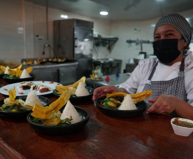 Señora cocinando