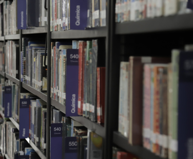 Estante de biblioteca