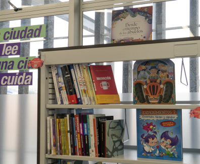 Estantería con libros