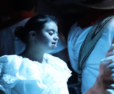 Niña bailando