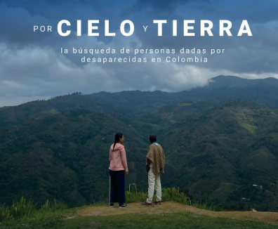 Afiche del documental Por cielo y tierra