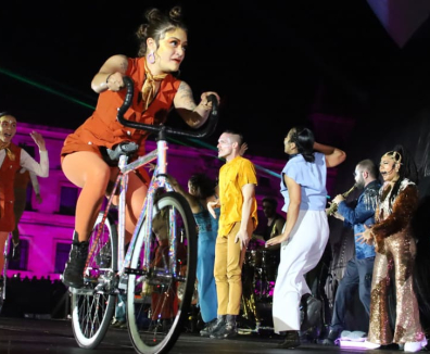 Espectáculo de circo y danza