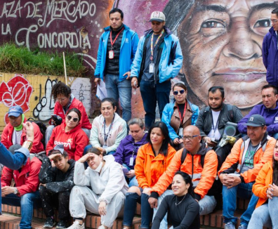Comunidad y líderes barriales reunidos en el centro de Bogotá