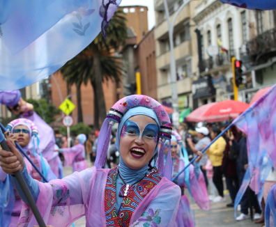 Mujer artista escénica