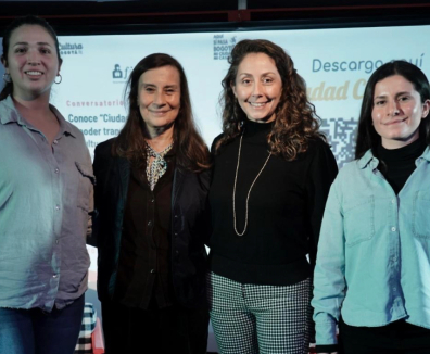 Foto de miembros del panel