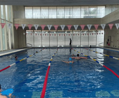 Fotografía de la piscina semiolímpica del centro felicidad chapinero