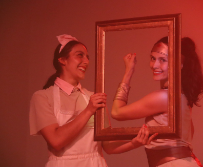 Dos mujeres artistas
