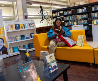 persona leyendo