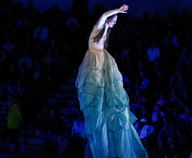 bailarina suspendida en el aire