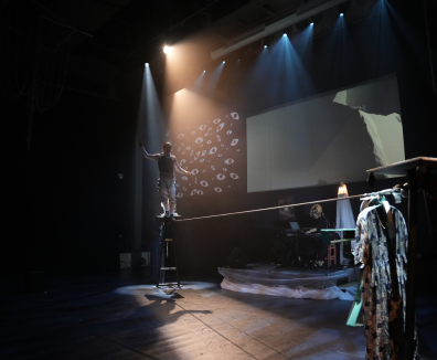 artista en escena