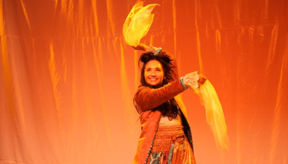 Escena de uno de los personajes de Ayumu.