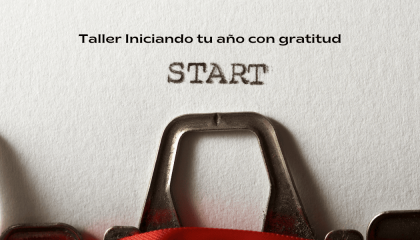 Máquina de escribir con una hoja donde está escrito la palabra Start