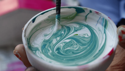 pintura de color blanco y verde