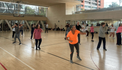 Personas haciendo ejercicio