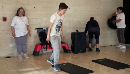 Personas haciendo ejercicio.