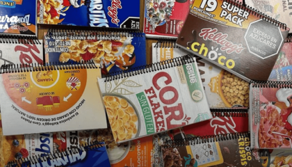Cuadernos realizados con materiales reutilizados a partir de cajas de cereales
