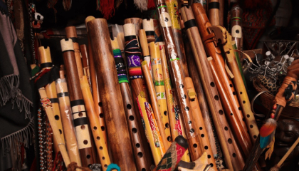 Imagen de instrumentos andinos.