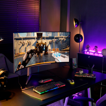 Cuarto con un equipo de computo 