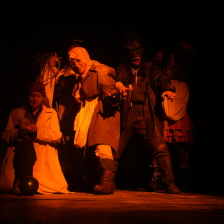 foto claroscura de la obra de teatro