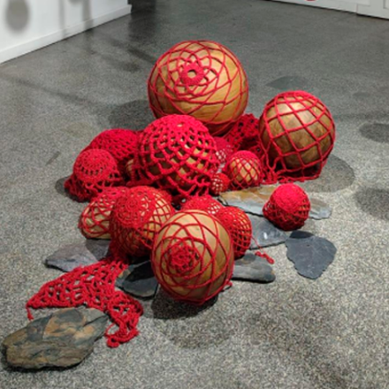 Exposición: Me adhiero, persisto y resisto