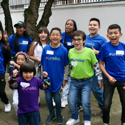 Grupo de niñas y niños de Generación Eureka