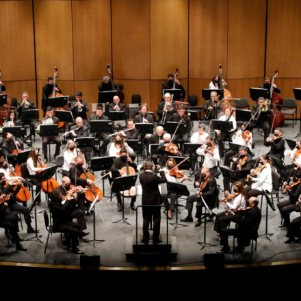 Orquesta Filarmónica de Bogotá en un escenario