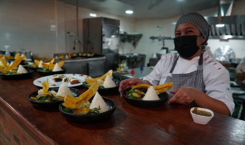 Señora cocinando