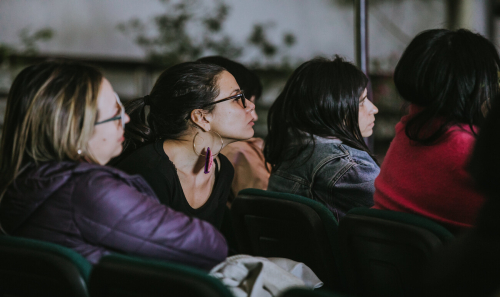 Personas reunidas