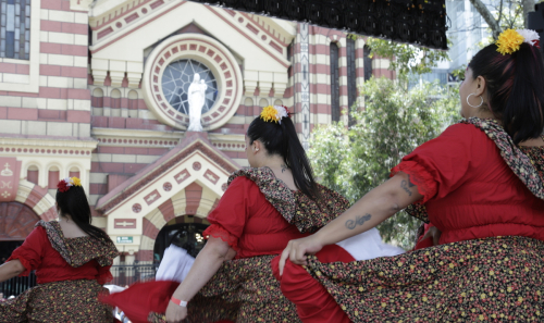 Mujeres bailando