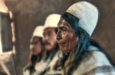 tres personas indígenas