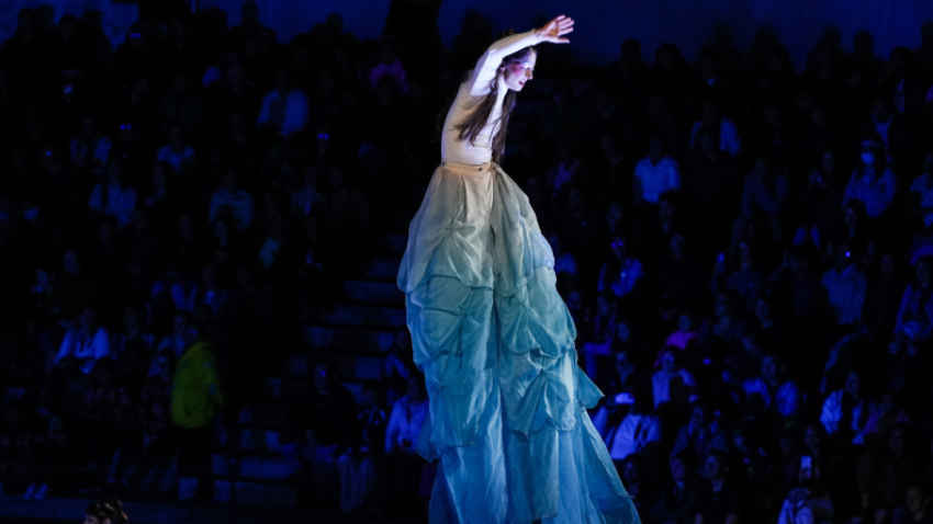 bailarina suspendida en el aire