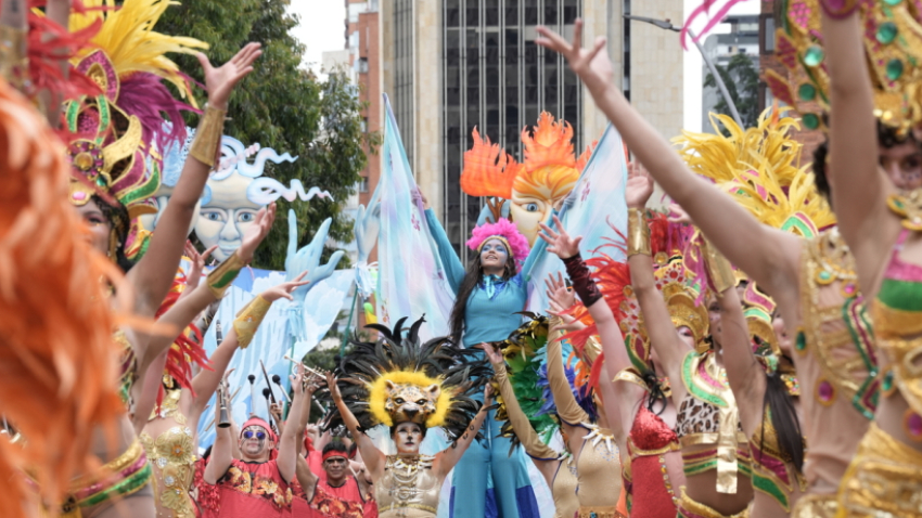 artistas escénicos en espacio público