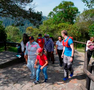 Caminata de reconocimiento urbano y formación ciudadana