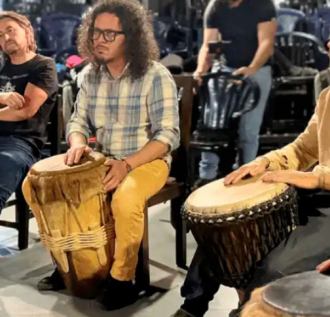 El tambor alegre