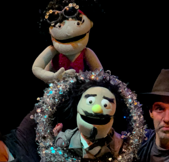 Familia: función de títeres