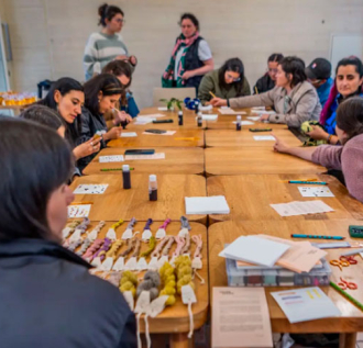 Crea, explora y aprende en los Talleres CREA