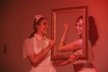 Dos mujeres artistas